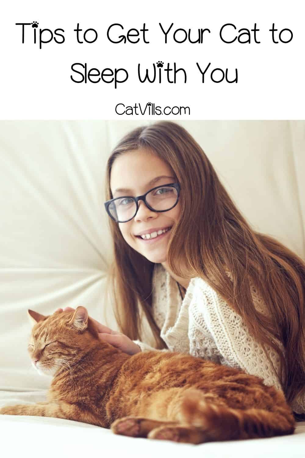 How to Get Your Cat to Sleep With You? 10 Effective ways